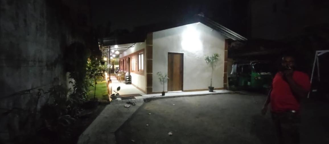 Araliya * Seeduwa